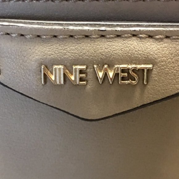 Nine West Caden Tote w/ gold hanging wristlet - Picture 6 of 10